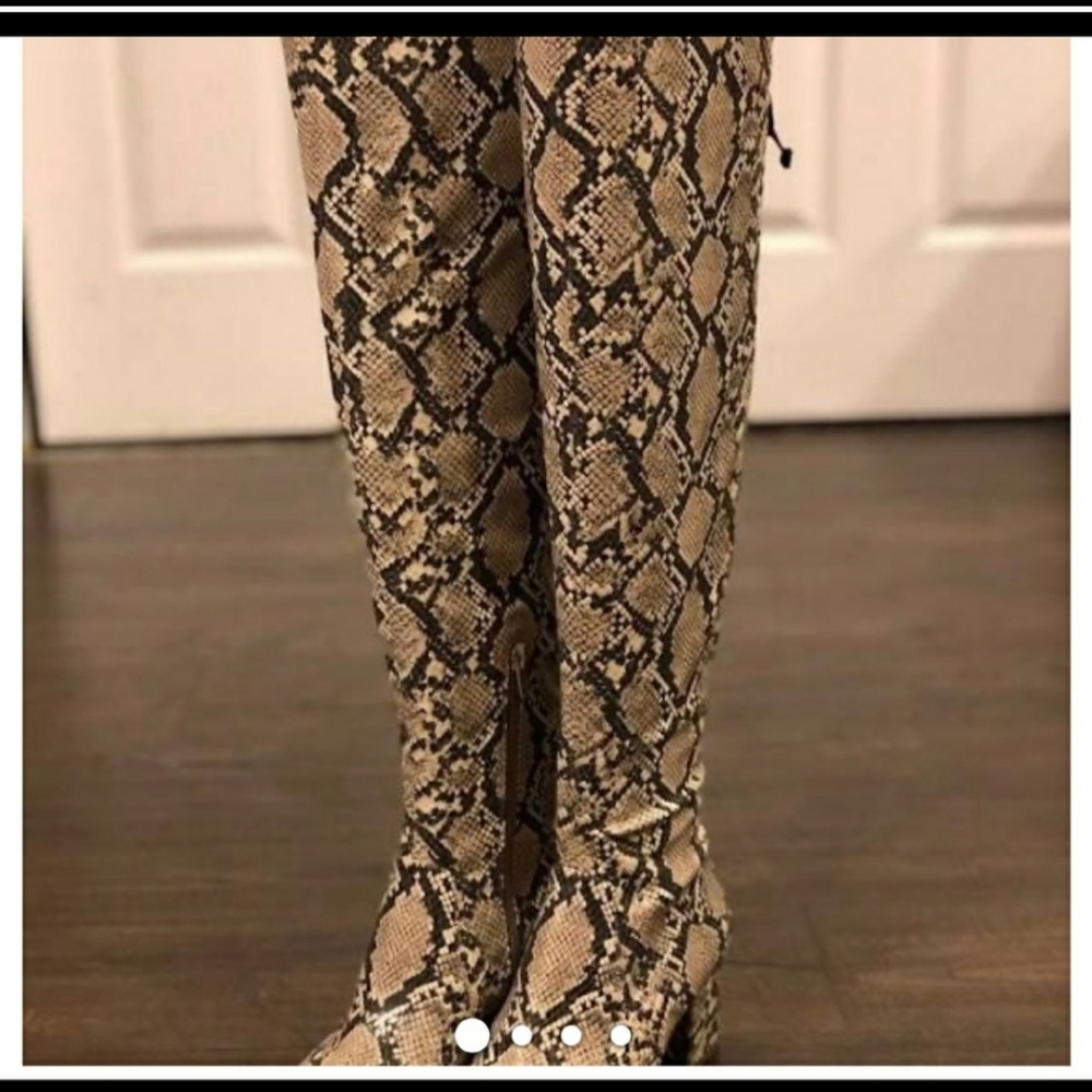 NWT GIANNI BINI SNAKESKIN BOOTS